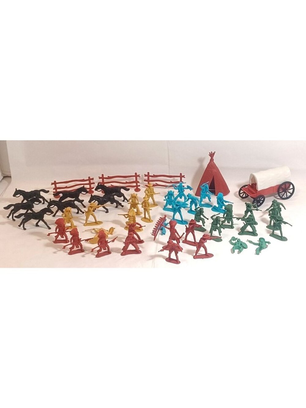 LOT Vintage Western Plastic Figures toys Cowboys Indians horses Teepee Wagon 45P